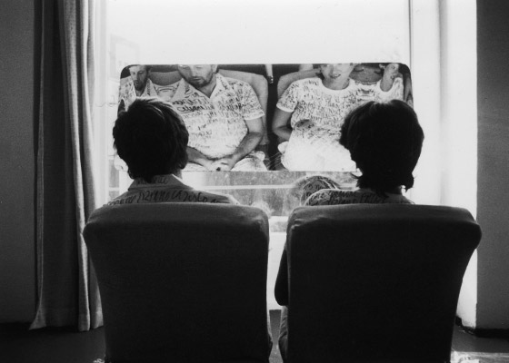 György Galántai and Júlia Klaniczay at an exhibition at the end of Felvonulási tér / Galántai György és Klaniczay Júlia egy kiállításon a Felvonulási tér végén, 1983.