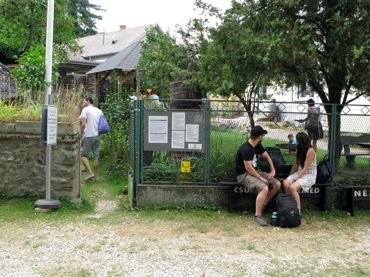 HANGHÁTTEREK - K51/első kert - Area 51 / 51-es Körzet - Kapolcs 2019